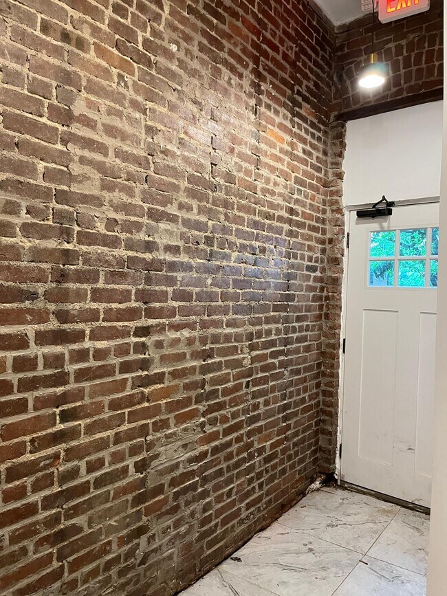 48 Bergen Ave, Unit 1B in Jersey City, NJ - Foto de edificio - Building Photo