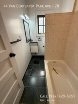 44 Van Cortlandt Park Ave in Yonkers, NY - Building Photo