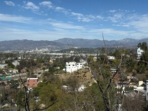 2324 Lake Shore Ave, Unit B in Los Angeles, CA - Building Photo - Building Photo