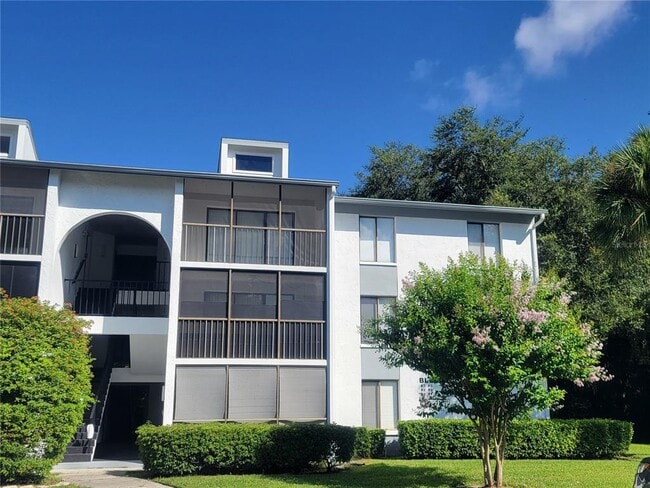property at 1308 Pine Ridge Cir E