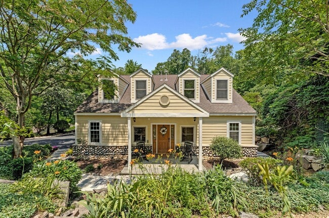 property at 7712 Dolly Dr