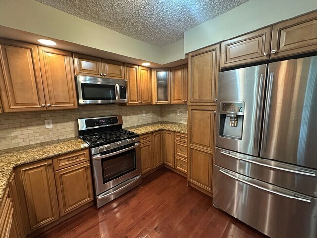 26 Catherine Ct in Old Bridge, NJ - Building Photo - Building Photo