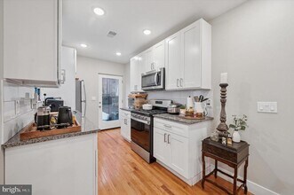 1233 N Hollywood St in Philadelphia, PA - Building Photo - Building Photo