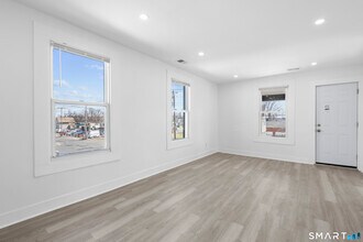 93 Spring St in West Haven, CT - Building Photo - Building Photo