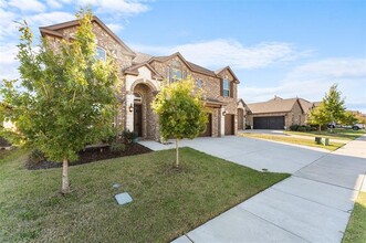 6012 Oakmere Ln in Aubrey, TX - Foto de edificio - Building Photo