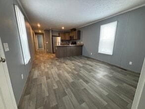 57 Third St. Unit 57 in Dearborn Heights, MI - Foto de edificio - Building Photo