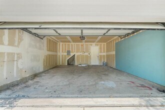 176 Oak River Dr in Cedar Creek, TX - Building Photo - Building Photo