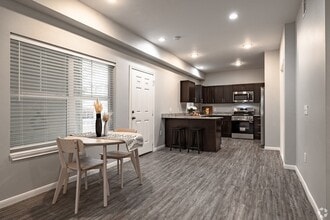 100 N 5th St, Unit 1104 in Wylie, TX - Foto de edificio - Building Photo