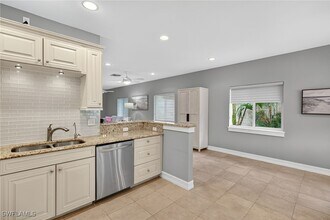 740 5th Ave N in Naples, FL - Building Photo - Building Photo
