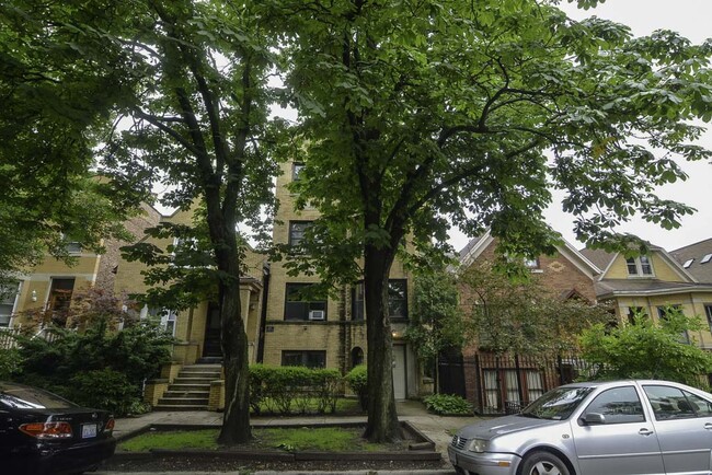 property at 2023 W Thomas St