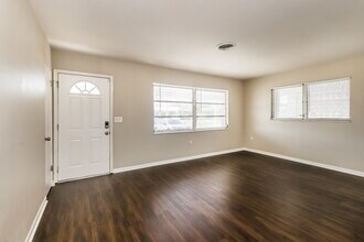 541 Shamrock Blvd in Venice, FL - Building Photo - Building Photo