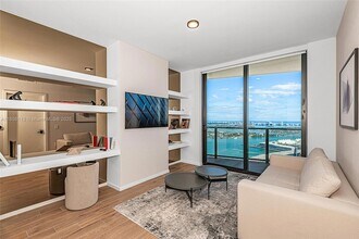 398 NE 5th St, Unit 3711 in Miami, FL - Building Photo - Building Photo