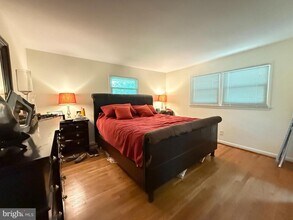 1105 Sharon Ct in McLean, VA - Building Photo - Building Photo