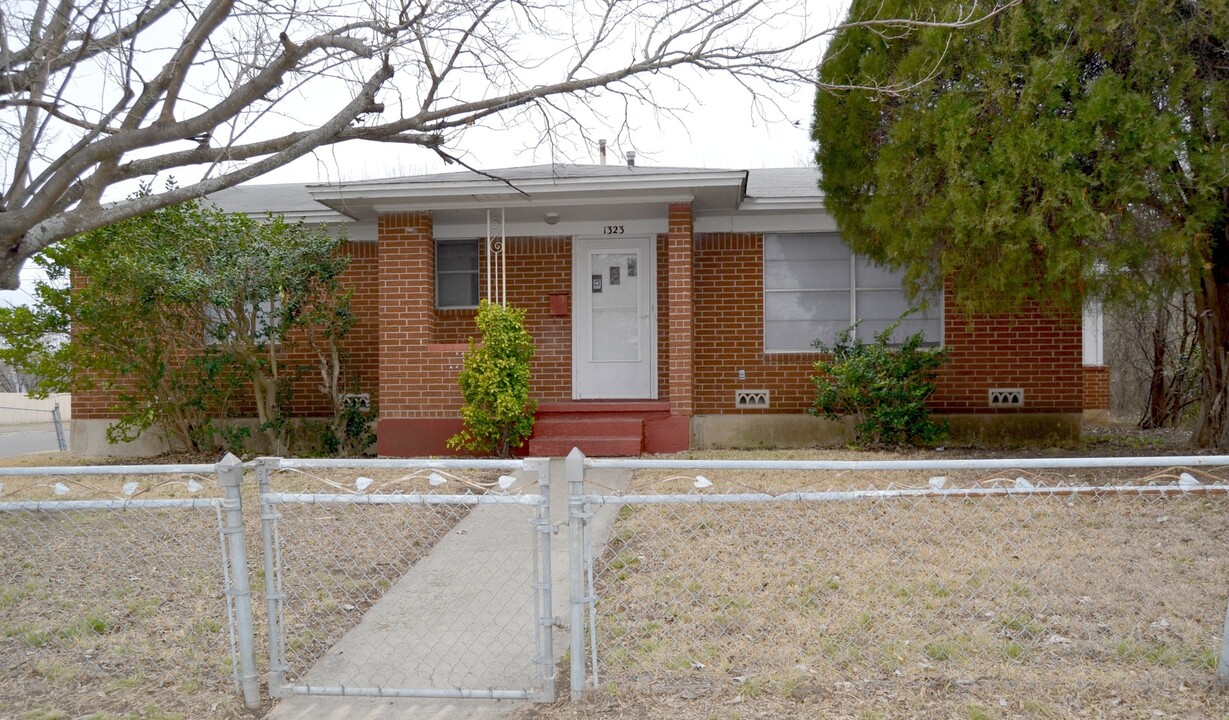 1323 Gardenia Ave in Killeen, TX - Building Photo