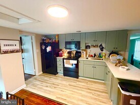 400 E Liberty St in Charles Town, WV - Building Photo