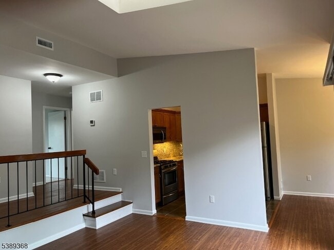 606 Spruce Hills Dr in Glen Gardner, NJ - Building Photo - Building Photo