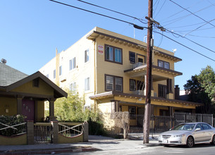 145 Douglas St in Los Angeles, CA - Building Photo - Building Photo