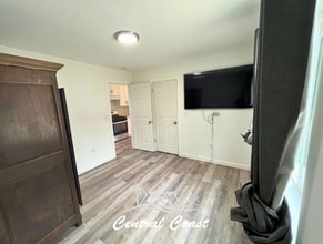 0 E Tunnell St in Santa Maria, CA - Foto de edificio - Building Photo