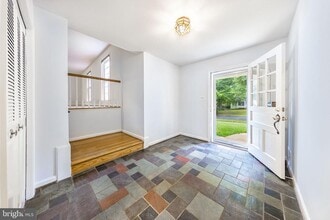 615 Smallwood Rd in Rockville, MD - Building Photo - Building Photo