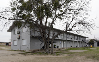 Jamestown Apartments in Dallas, TX - Building Photo - Building Photo