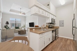 Crest Manor in Lewisville, TX - Building Photo