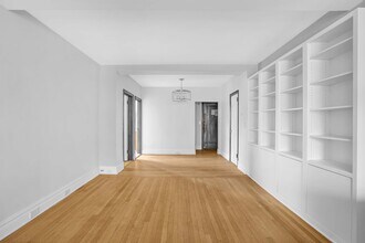 240 E 79th St in New York, NY - Building Photo - Building Photo