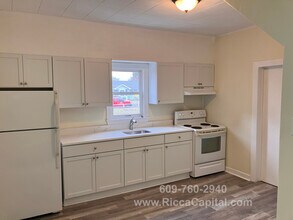 308 13th St, Unit 1A in Hammonton, NJ - Foto de edificio - Building Photo