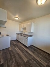 740 Illinois Ave in Los Banos, CA - Building Photo - Building Photo