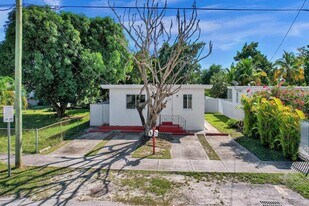 1142 NE 111th St, Unit 2