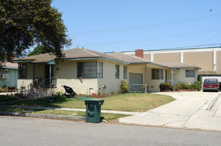 74-76 N Dos Caminos St in Ventura, CA - Building Photo