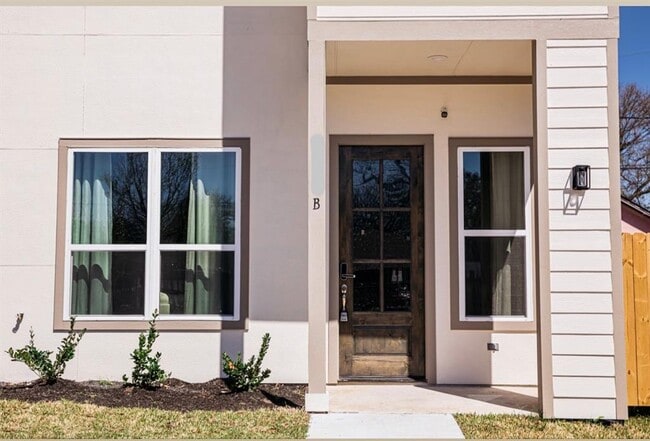 5205 Bataan Rd