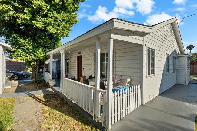 12110 Clora Pl in El Monte, CA - Building Photo - Building Photo