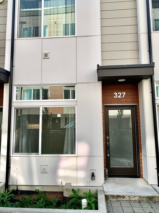 327 N 90th St in Seattle, WA - Building Photo