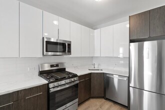 1625 W Howard St in Chicago, IL - Building Photo - Building Photo