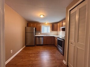 39471 Jefferson Ave in Harrison Township, MI - Building Photo - Building Photo