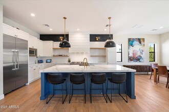 8413 N Diller Grove Ln in Phoenix, AZ - Building Photo - Building Photo
