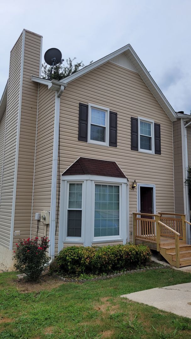 347 Jamestown Manor Dr