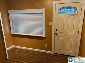 1719 W Broad St in Bethlehem, PA - Foto de edificio - Building Photo