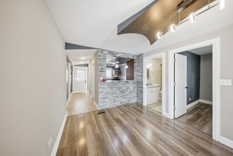 810 Superior St in Aurora, IL - Building Photo - Building Photo