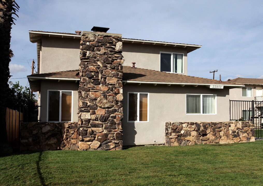 22850-22862 Allies Pl in Moreno Valley, CA - Building Photo