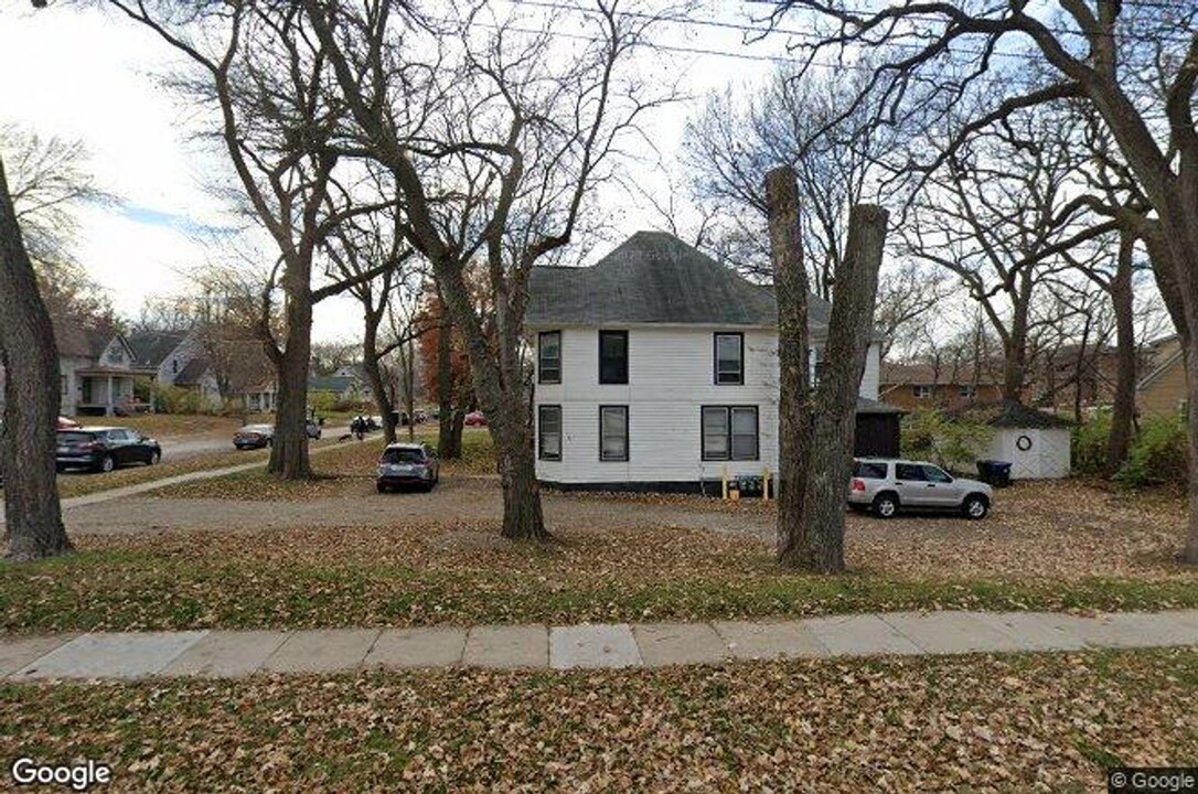 731 Bowery St-Unit -Unit 3 in Iowa City, IA - Building Photo