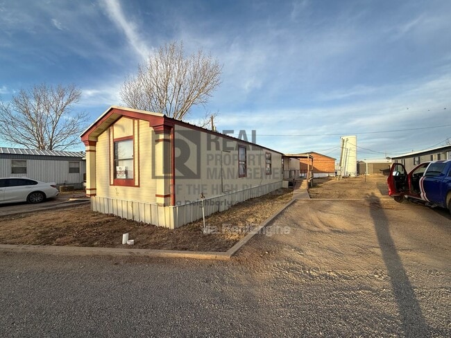 8230 Upton Rd in Amarillo, TX - Building Photo - Building Photo