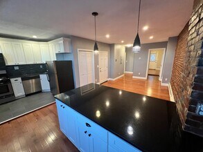 343 Sumner St in Boston, MA - Foto de edificio - Building Photo