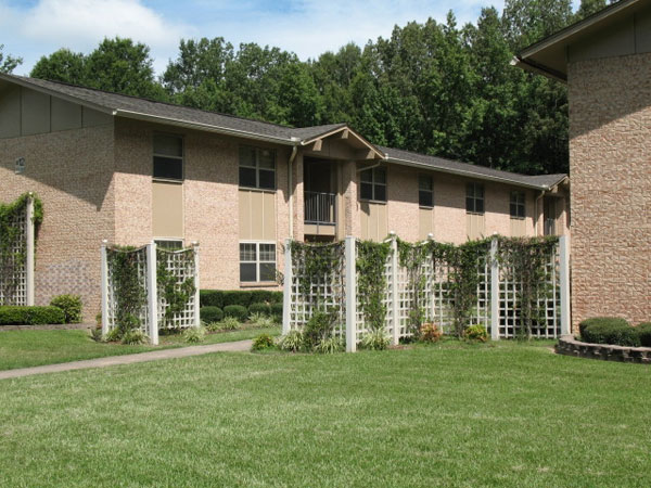 Southeast Apartments in Pine Bluff, AR - Building Photo