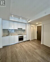 4015 The Exchange in Mississauga, ON - Building Photo - Building Photo