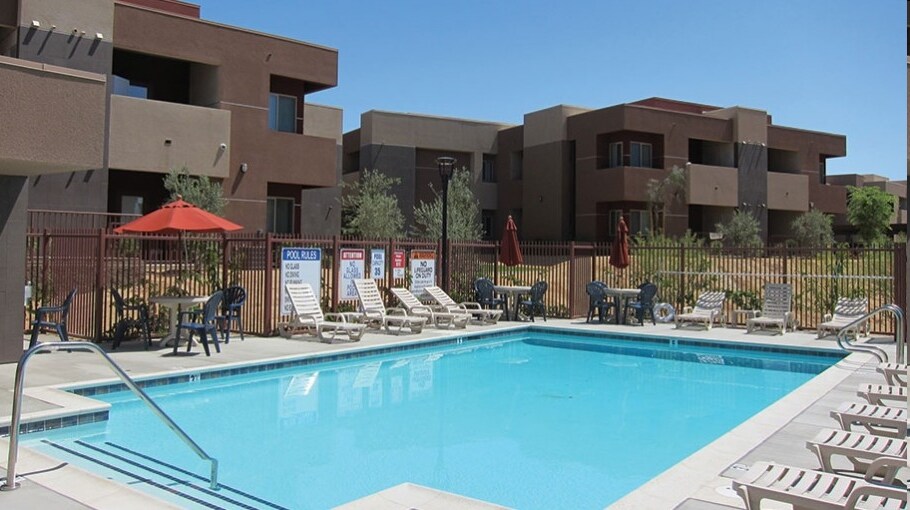 River Canyon Apartments in Cathedral City, CA - Building Photo