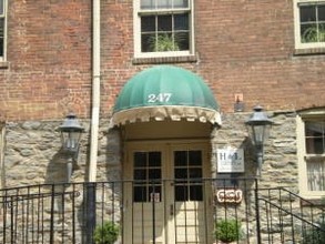 North Shippen Place in Lancaster, PA - Building Photo - Building Photo
