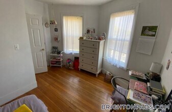 26 Union St, Unit 1 in Boston, MA - Foto de edificio - Building Photo