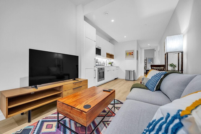 160 Water St in New York, NY - Building Photo - Building Photo