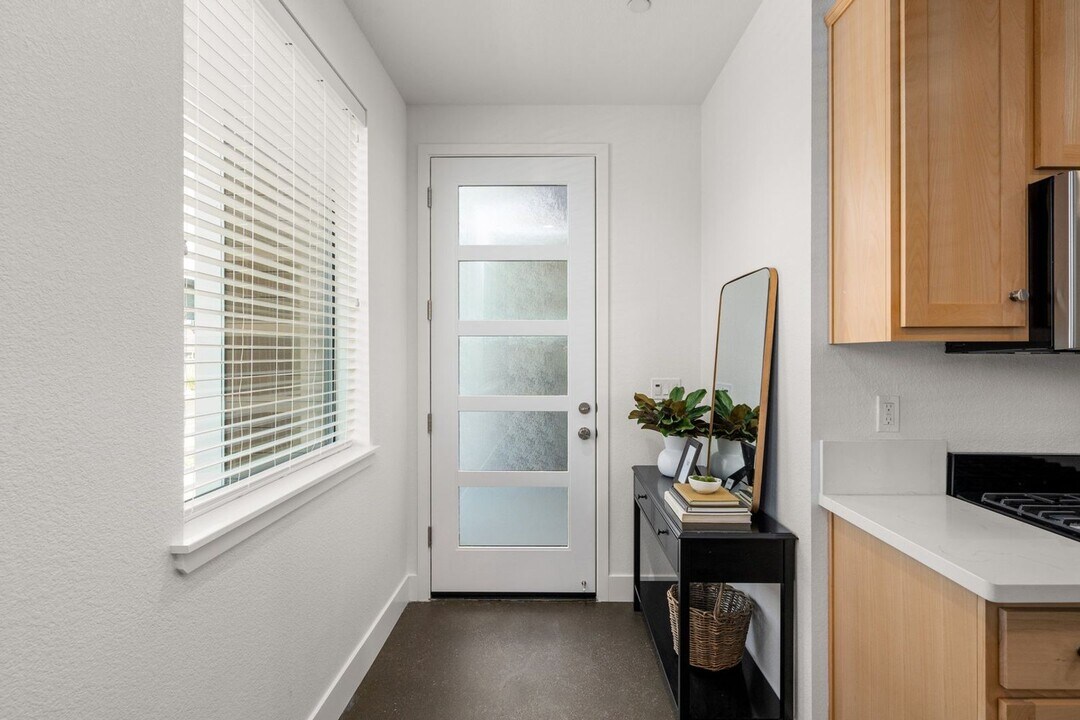 1883 Notre Dame Blvd-Unit -1 in Chico, CA - Building Photo